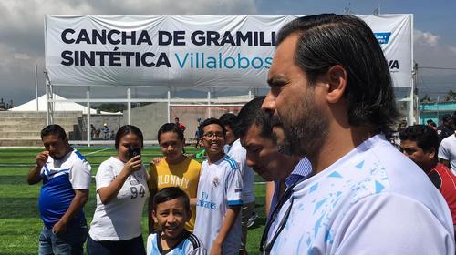 Carlos "El Pescado" Ruiz inagura su primera escuela de fútbol