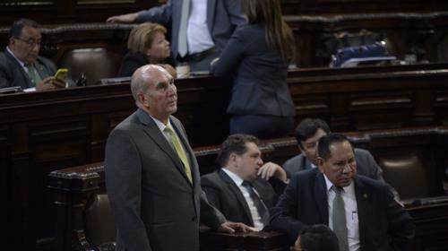 Taracena y Arzú se enfrentan a gritos en el Congreso