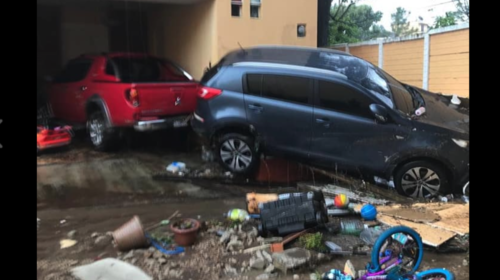 Video: así se inundó el residencial privado de Mixco