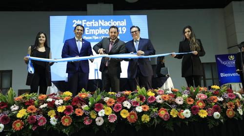 Jimmy inaugura Feria del Empleo y aprovecha para criticar a la CC