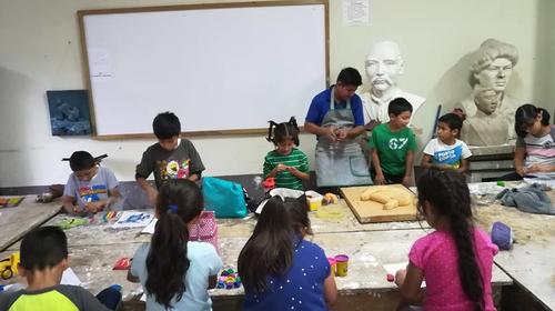 Anuncian cursos de vacaciones gratuitos para niños y adultos