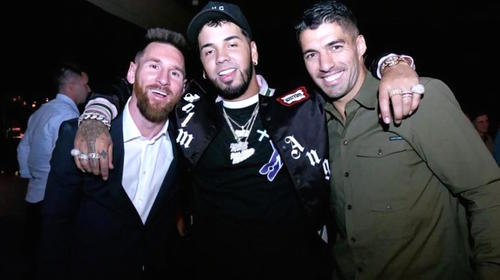 Messi y Su&aacute;rez la hacen de reguetoneros con Anuel y Calle 13