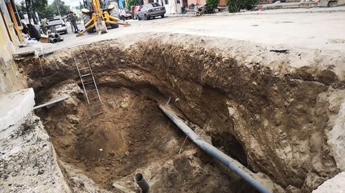 Nuevo hundimiento en Mixco alarma a vecinos