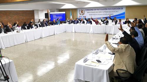 Congreso retira mobiliario y equipo a comisiones de postulación