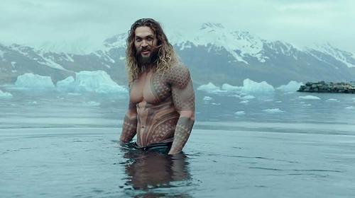 Jason Momoa muestra que tambi&eacute;n es buen &ldquo;amo de casa&rdquo;