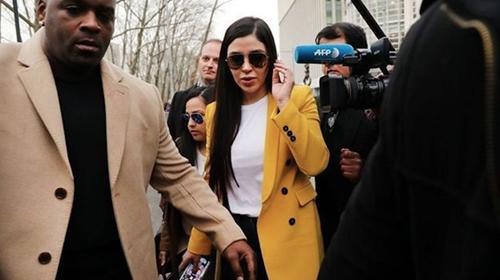 Esposa de "El Chapo" denuncia amenazas de muerte