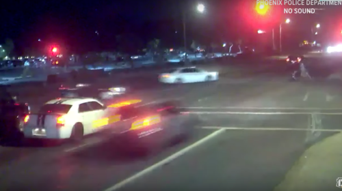 Familia se salva de morir atropellada por auto descontrolado