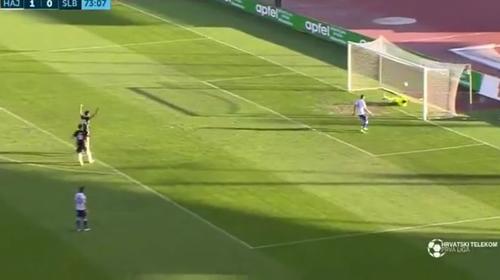 Efecto visual provoca el gol m&aacute;s ins&oacute;lito del a&ntilde;o 