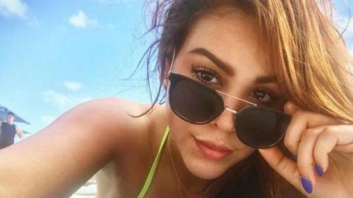Danna Paola presume sus curvas en pol&eacute;mico bikini