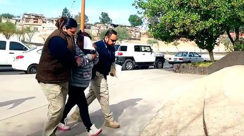 Abuela mata a su nieto con un martillo y luego quema su cuerpo