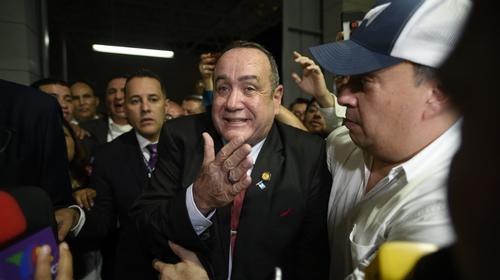 Alejandro Giammattei se reunirá con Mike Pompeo