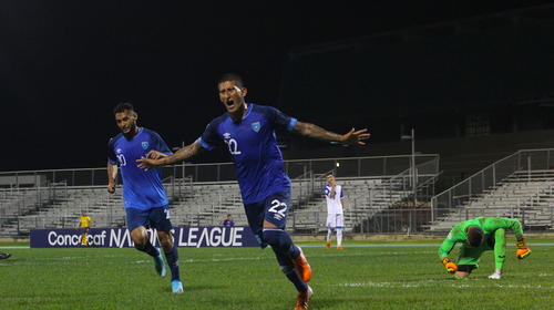 Stheven Robles, el chico de la zona 18 que triunfa en el fútbol