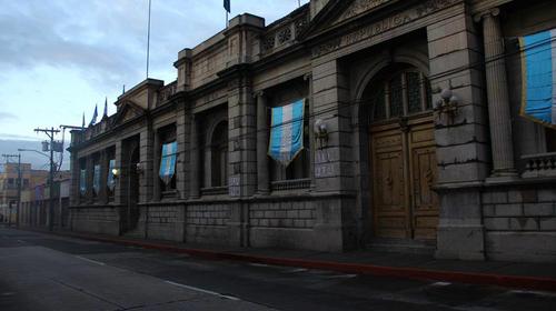 Las instituciones públicas que permanecerán cerradas este lunes