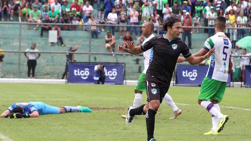 Agustín Herrera se agranda y le da el triunfo a los Cremas