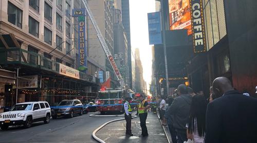 Fuego en edificio de Times Square revive im&aacute;genes del 11S