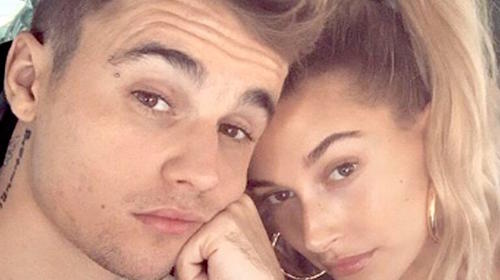 Hailey Bieber ya presume sus sexys fotos vestida de novia