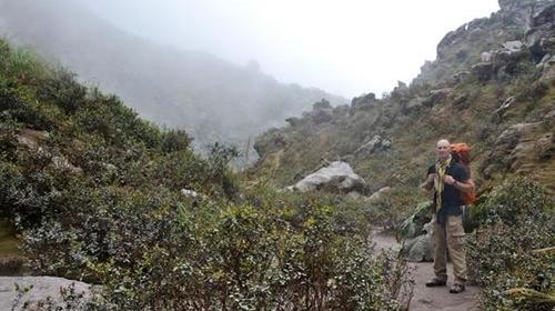 Blogger visita el volcán Santiaguito y toma impresionante foto