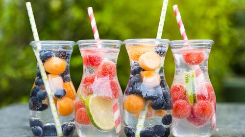 Bebidas fáciles y bajas en azúcar para hacer en casa