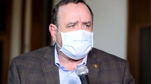 Giammattei cerr&oacute; dos secretar&iacute;as para ahorrar Q100 millones