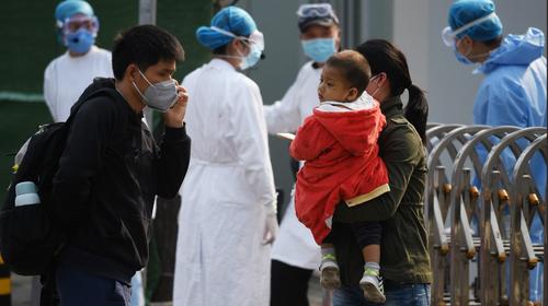 Pacientes de coronavirus y familiares siguen sufriendo amenazas