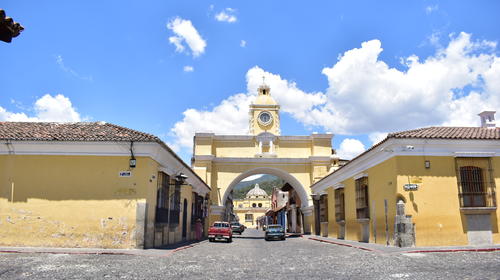 Antigua restringe ingreso desde este Domingo de Ramos