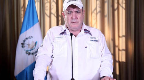 Giammattei dice que más de 15 mil personas están en cuarentena