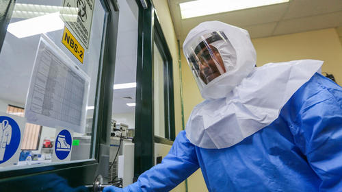 Ingenieros peruanos crean brazalete anticontagio de COVID-19