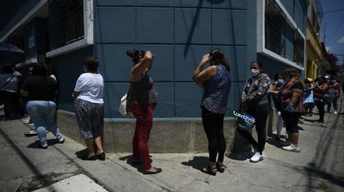 Investigadores piden no levantar medidas hasta que exista vacuna