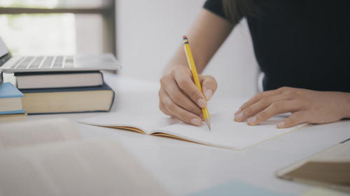 Prohíben a colegios cobrar multas o moras por cuotas atrasadas