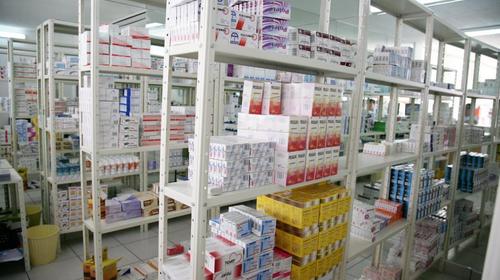Colegio de Farmac&eacute;uticos pide mantener medidas de contenci&oacute;n
