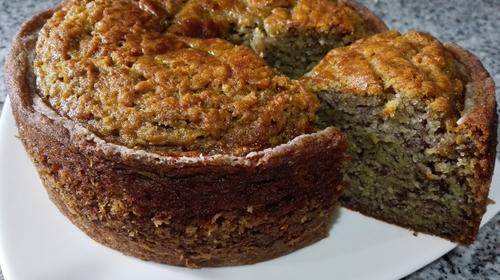Consi&eacute;ntete y prepara un pastel de banano en casa