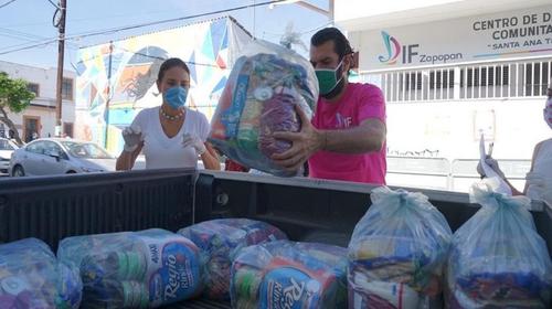 México: Castigan a hombres por conducir ebrios en toque de queda