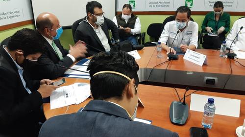 Ministro de Salud insiste en no hacer pruebas masivas de Covid-19