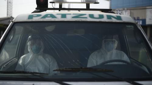 Covid-19: Pacientes recuperados dejan hospital entre aplausos