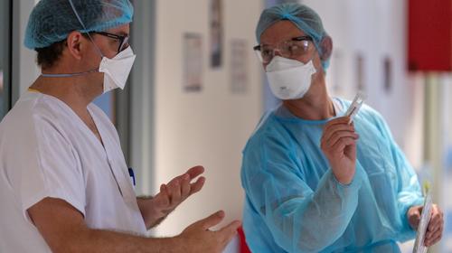 Las personalidades que se han contagiado de Covid-19 en el mundo