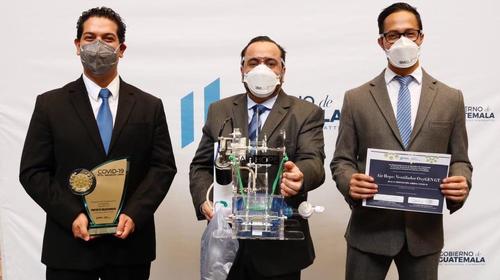 Dos egresados landivarianos unidos por Guatemala y el Covid-19