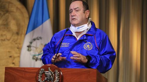 Giammattei explica por qué redujo toque de queda en Guatemala
