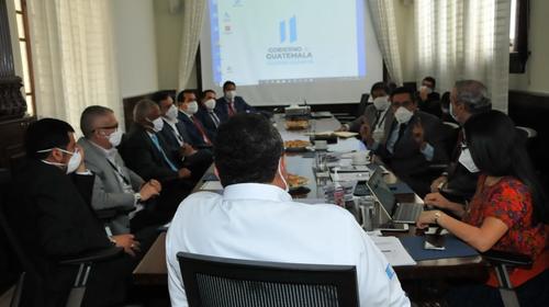 Gobierno y alcaldes explican cómo conformaron listados de ayuda