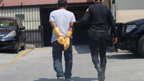 Guardia de seguridad dispara al repartidor que debía proteger