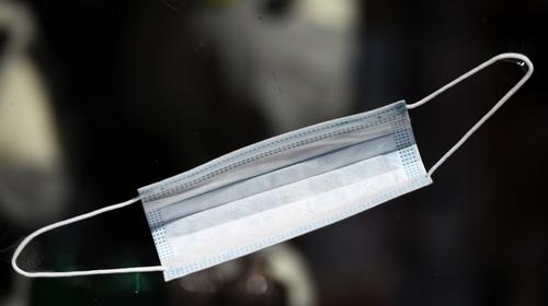 Gobierno comprar&aacute; una m&aacute;quina para fabricar mascarillas 