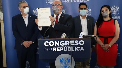 Diputados presentan iniciativa para facilitar trámite de DPI