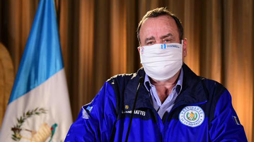 Giammattei veta la ley que prohibía cortes de servicios básicos