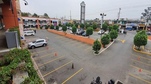 Cierran centro comercial que viol&oacute; restricciones en Villa Nueva