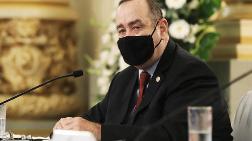 La carta abierta de los compañeros de promoción de Giammattei