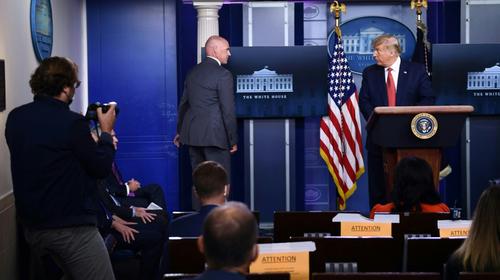 Los disparos que interrumpieron la conferencia de Donald Trump 