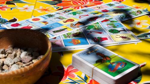 Juegan lotería con pacientes de Covid-19 para subirles el ánimo