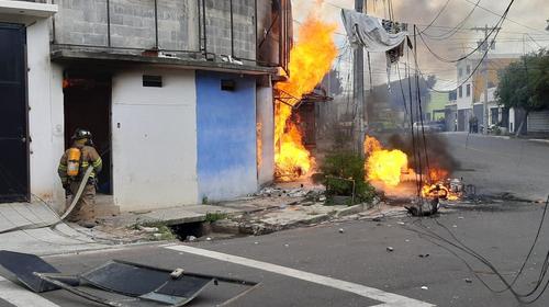 Captan el momento de la explosión en el incendio de la zona 13