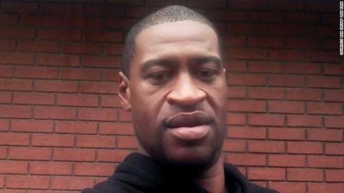 Video muestra &uacute;ltimos momentos de vida de George Floyd 