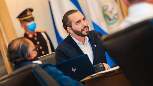 El Salvador: Crean comisión para investigar "netcenter" de Bukele