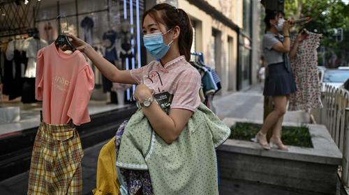 Estudio revela que Wuhan se confinó con 12 mil casos y no con 422